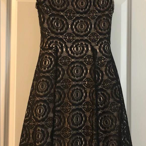 Black Lace Keyhole Dress - Picture 2 of 3